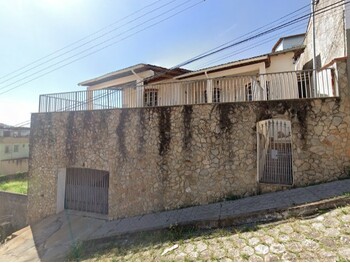 Casa em leilão - Rua Geraldo Teodoro de Resende, 3 - São João Del Rei/MG - Banco Santander Brasil S/A | Z33491