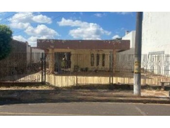 Casa em leilão - Rua Ângelo Bertoncini, 720 - Assis/SP - Banco Santander Brasil S/A | Z33569