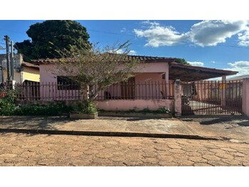 Casa em leilão - Rua Tapirapuã, 626 - Arenápolis/MT - Banco Bradesco S/A | Z33874