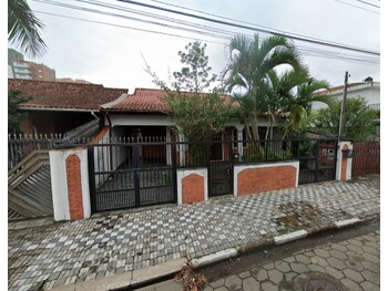 Casa em leilão - Rua João Pessoa, 95 - Mongaguá/SP - Banco Santander Brasil S/A | Z33419