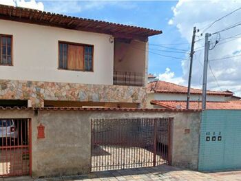 Casa em leilão - Rua Risoleta Pinto Sardinha, 750 - Belo Horizonte/MG - Banco Bari de Investimentos e Financiamentos S/A | Z33840