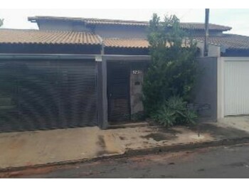 Casa em leilão - Rua Cândido Brasil Estrela, 12-38 - Mirassol/SP - Itaú Unibanco S/A  | Z33676