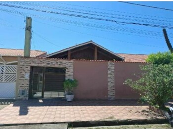 Casa em leilão - Avenida Edson Vieira Carreira, 716 - Peruíbe/SP - Banco Santander Brasil S/A | Z33996