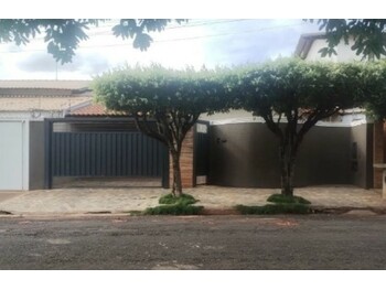 Casa em leilão - Rua Nair Rosa Corado, 315 - Fernandópolis/SP - Banco Bradesco S/A | Z33874