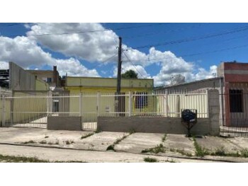 Casa em leilão - Rua José Vieira Pimenta, 165 - Pelotas/RS - Banco Santander Brasil S/A | Z33711