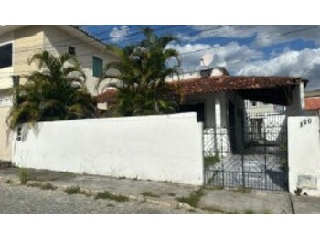 Casa em leilão - Rua Governador Valadares, 120 - Serrinha/BA - Itaú Unibanco S/A  | Z33976