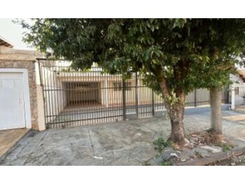 Casa em leilão - Avenida Napoleão Bottura, 351 - Matão/SP - Banco Santander Brasil S/A | Z33779