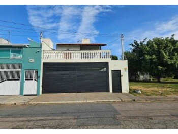 Casa em leilão - Rua Adoniro Moreira, 195 - Jundiaí/SP - Banco Santander Brasil S/A | Z33711
