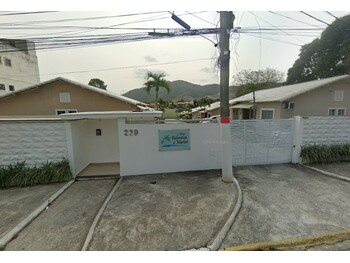 Casa em leilão - Rua Doutor Heitor da Costa Matta, 339 - Maricá/RJ - Banco Santander Brasil S/A | Z33711