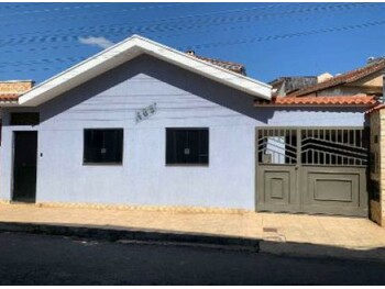 Casa em leilão - Rua Venâncio, 103 - Congonhal/MG - Banco Santander Brasil S/A | Z33779