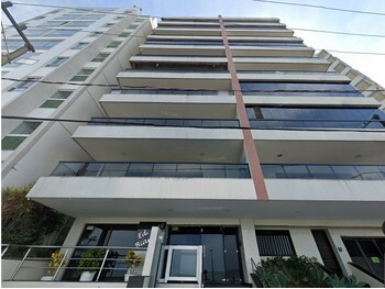 Apartamentos e Flats em leilão - Avenida Edísio Cirne, 310 - Guarapari/ES - Banco Daycoval S/A | Z33946