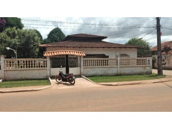 Casa em leilão - Avenida Mário Andreazza, 1972 - Itacoatiara/AM - Banco Santander Brasil S/A | Z33711