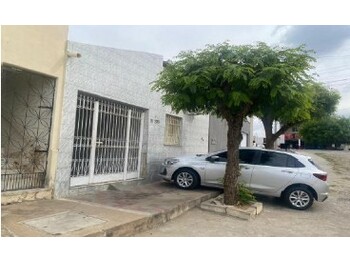Casa em leilão - Rua do Planalto, 235 - Independência/CE - Itaú Unibanco S/A  | Z33976
