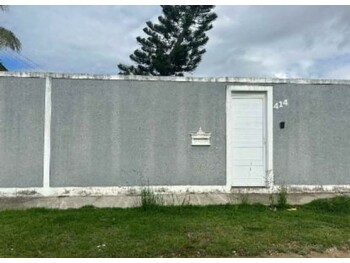 Casa em leilão - Rua Vera Maria, 414 - Araruama/RJ - Banco Santander Brasil S/A | Z33657