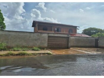 Casa em leilão - Rua Castanheiros, s/n - Aparecida de Goiânia/GO - Itaú Unibanco S/A  | Z34139