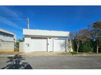 Casa em leilão - Rua Juliana, 56 - Atibaia/SP - Banco Santander Brasil S/A | Z33657
