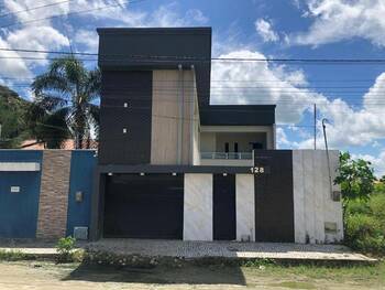 Casa em leilão - Rua Fátima Soares de Sousa, 128 - Quixadá/CE - Banco Santander Brasil S/A | Z34071
