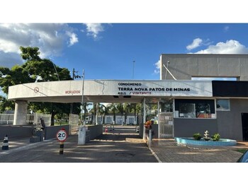 Casa em leilão - Via de Acesso 13, 263 - Patos de Minas/MG - Banco Bradesco S/A | Z34022