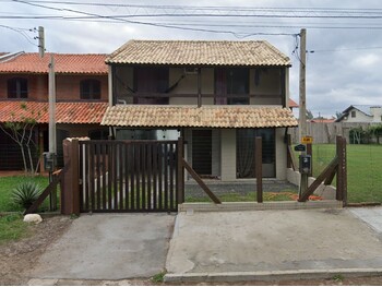 Casa em leilão - Avenida Beira Mar, 1236 - Tramandaí/RS - Banco Santander Brasil S/A | Z33657
