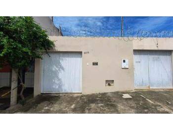 Casa em leilão - Avenida Antonio de Freitas, 500A - Montes Claros/MG - Banco Santander Brasil S/A | Z34279