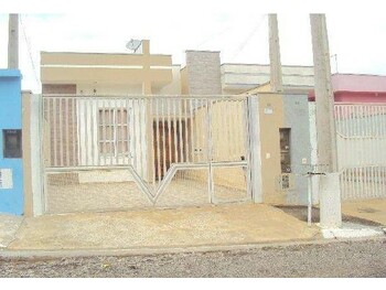 Casa em leilão - Rua Adolfina Maria Ramos, 93 - Iperó/SP - Banco Bradesco S/A | Z34249