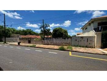 Casa em leilão - Rua Prudente de Moraes, 19-34 - Mirassol/SP - Banco Santander Brasil S/A | Z34279