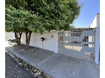 Casa em leilão - Rua 13 de Maio, 1657 - Taquaritinga/SP - Banco Santander Brasil S/A | Z34279