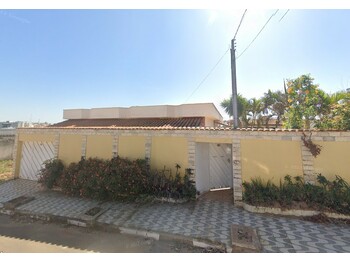 Casa em leilão - Rua Palmeira, 379 - Passos/MG - Itaú Unibanco S/A  | Z34480