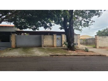 Casa em leilão - Rua Professor Pedro Real, 150 - Paranavaí/PR - Banco Bradesco S/A | Z34456