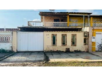 Casa em leilão - Rua Nazira, 235 - Araruama/RJ - Banco Bari de Investimentos e Financiamentos S/A | Z34260
