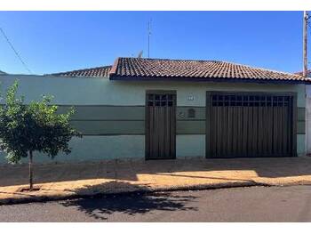 Casa em leilão - Rua Egydio Favaretto, 861 - Sertãozinho/SP - Banco Santander Brasil S/A | Z34279