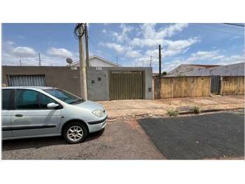 Casa em leilão - Avenida Cedral, 227 - Araraquara/SP - Banco Santander Brasil S/A | Z34279