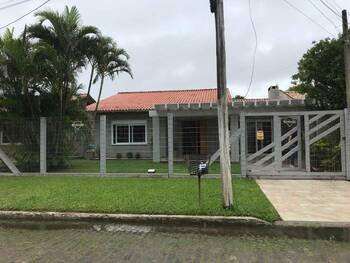 Casa em leilão - Rua Marau, 1627 - Imbé/RS - Banco Santander Brasil S/A | Z34477