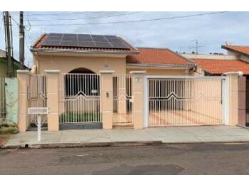 Casa em leilão - Rua Doutor Caio Mizubuti, 551 - Ourinhos/SP - Banco Santander Brasil S/A | Z34327