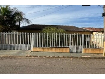 Casa em leilão - Rua Cento e Doze, 9 - Cuiabá/MT - Banco Bradesco S/A | Z34515