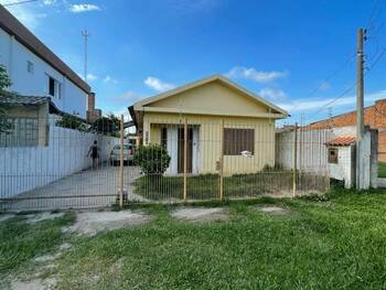 Casa em leilão - Rua São Luiz, 1426 - Pelotas/RS - Banco Santander Brasil S/A | Z34633