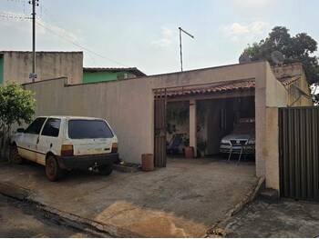 Casa em leilão - Avenida Aristeu Bertoldo de Lima, 272 - Santa Helena de Goiás/GO - Banco Santander Brasil S/A | Z34633