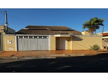 Casa em leilão - Rua Maria Madalena, s/n° - Rio Verde/GO - Banco Bradesco S/A | Z34624