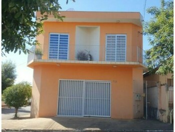 Casa em leilão - Rua Antônio Jonas Ferreira Pinto, 546 - Carlópolis/PR - Itaú Unibanco S/A  | Z34580