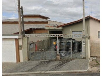 Casa em leilão - Rua Gertrudes Maria da Conceição, 94 - Salto de Pirapora/SP - Banco Santander Brasil S/A | Z34477