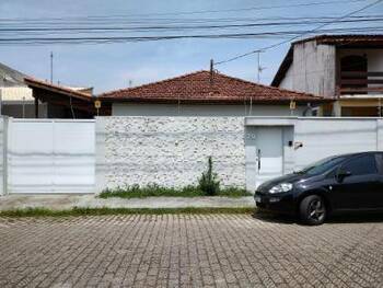 Casa em leilão - Rua João Venício Palazzo, 79 - Cruzeiro/SP - Banco Santander Brasil S/A | Z34633