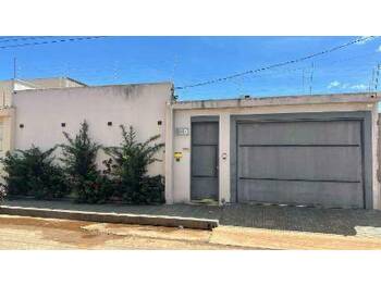 Casa em leilão - Rua Minas Gerais, 100 - Paracatu/MG - Banco Santander Brasil S/A | Z34633