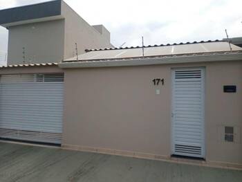 Casa em leilão - Rua Pinheiro, 171 - Peruíbe/SP - Banco Santander Brasil S/A | Z34633
