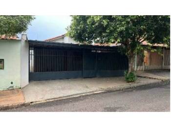 Casa em leilão - Rua José Amin Haddad, 364 - Birigui/SP - Banco Santander Brasil S/A | Z34633