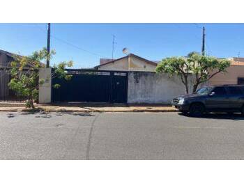 Casa em leilão - Rua Batalha de Guararapes, 621 - São José do Rio Preto/SP - Banco Santander Brasil S/A | Z34914