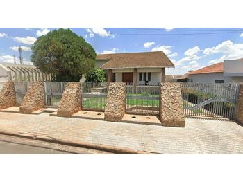 Casa em leilão - Rua Rodrigo Alves, 260 - Itápolis/SP - Banco Santander Brasil S/A | Z34512