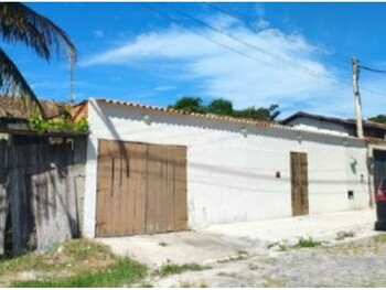 Casa em leilão - Rua do Cajueiro, 301 - Cabo Frio/RJ - Itaú Unibanco S/A  | Z34910