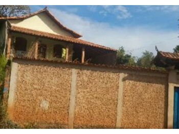 Casa em leilão - Rua Custódio Barbosa Xavier, 10 - Capim Branco/MG - Itaú Unibanco S/A  | Z34711