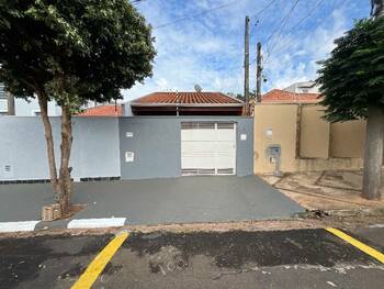 Casa em leilão - Rua Vitório Prando, 419 - Araraquara/SP - Banco Santander Brasil S/A | Z34914