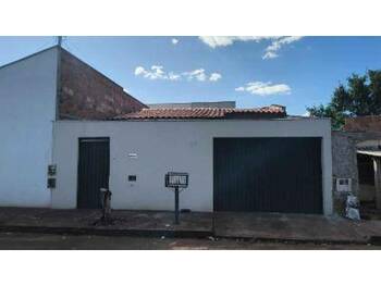 Casa em leilão - Rua José Fonseca, 268 - Ituiutaba/MG - Banco Santander Brasil S/A | Z34914